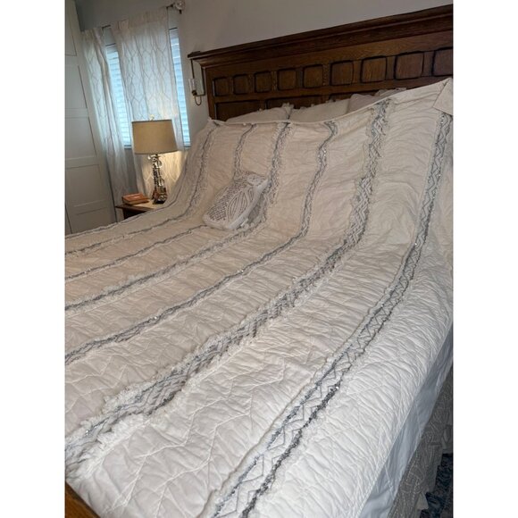 VTG F/Q Cotton Boho Embroidered Quilted Quilt  Textured Sequin Fringe 86x82 - Picture 1 of 16